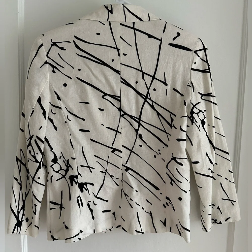 Linen blazer - Picture 2 of 4